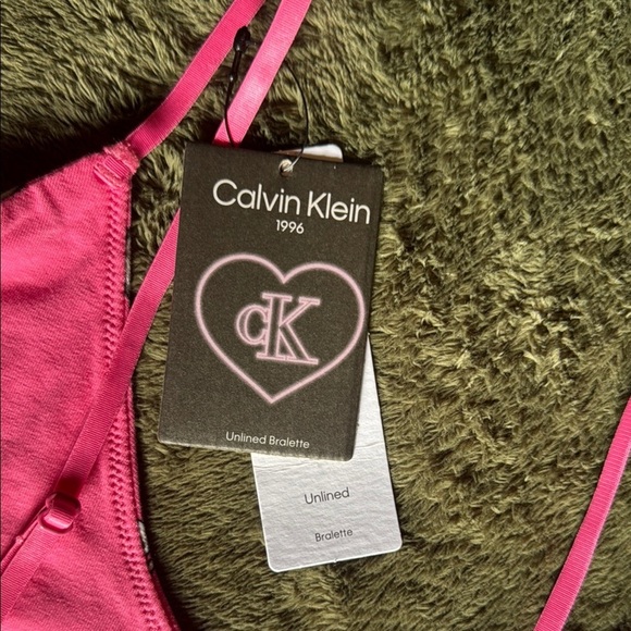 Calvin Klein Pink Bra with Signature Elastic Band Size M - Picture 2 of 3